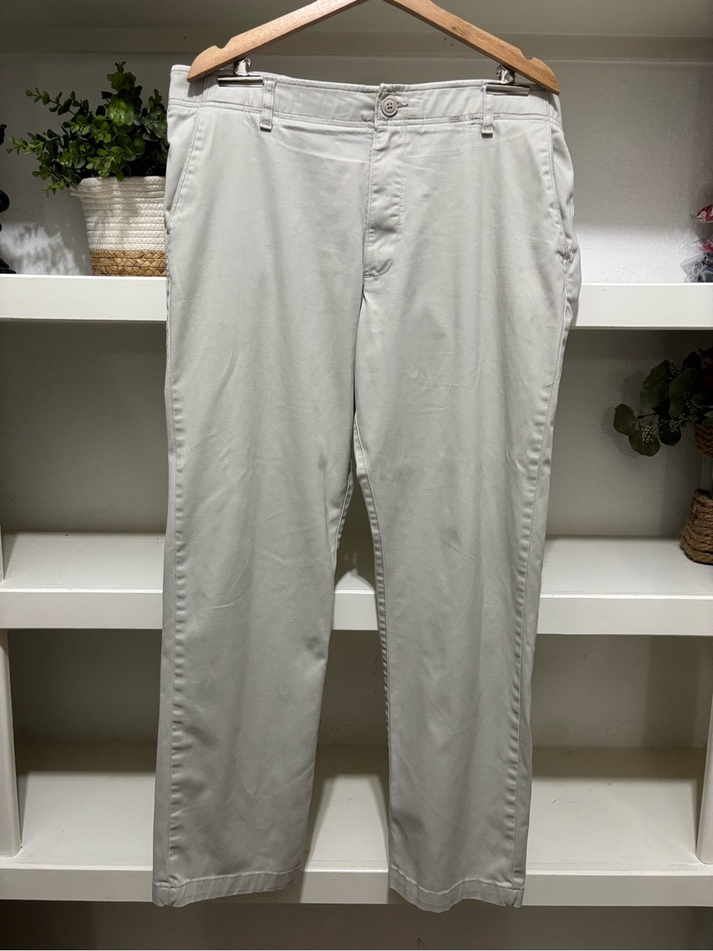 Lee Men's Light Gray Straight Chinos